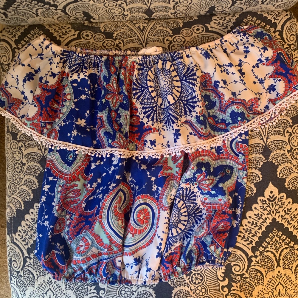 SUPER CUTE PATERNED CROPPED BLOUSE